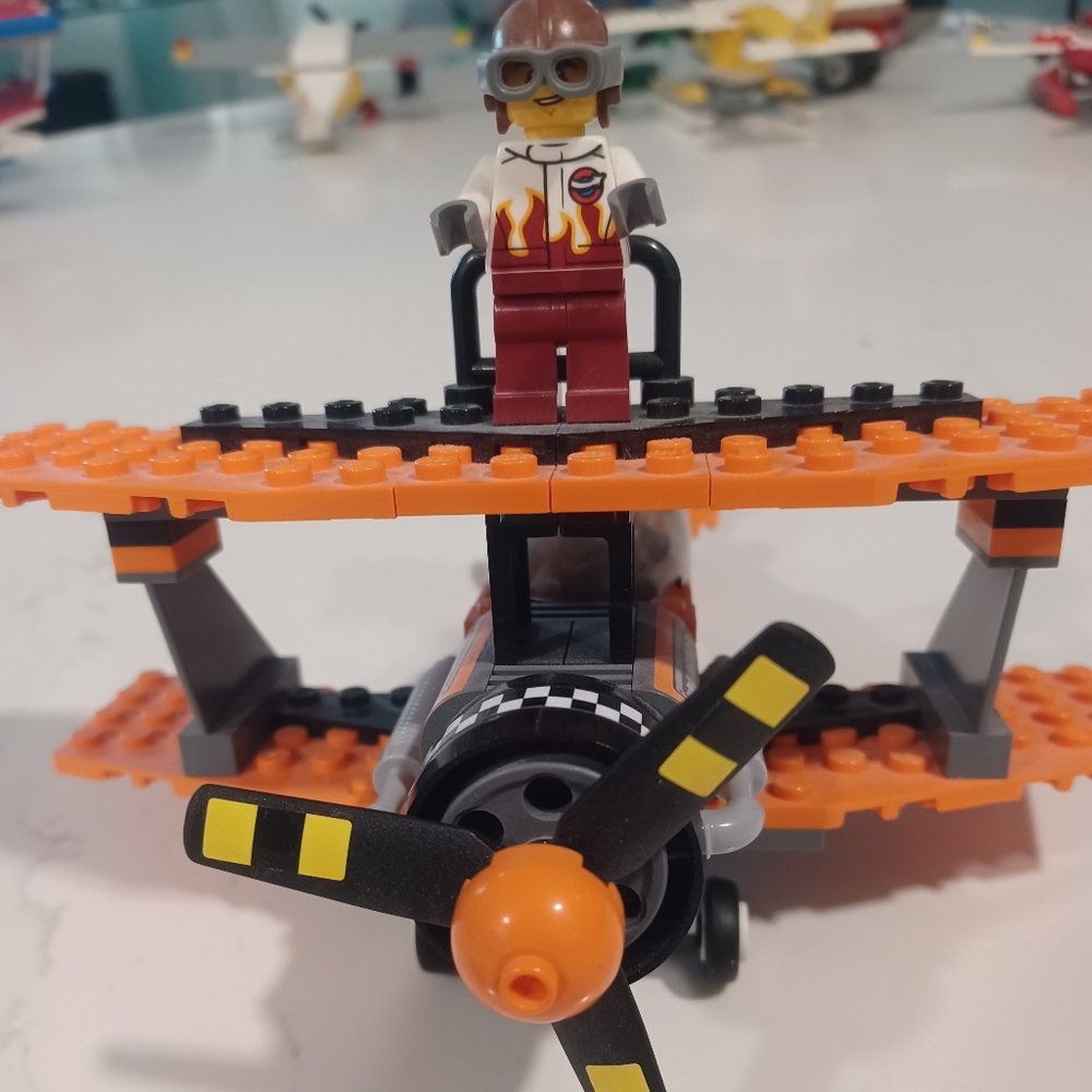 LEGO plane - Picture 7 of 8